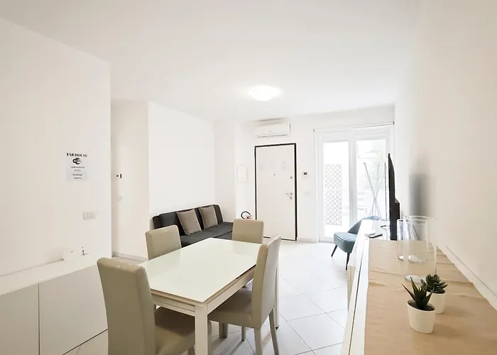 Fabhouse Apartment *